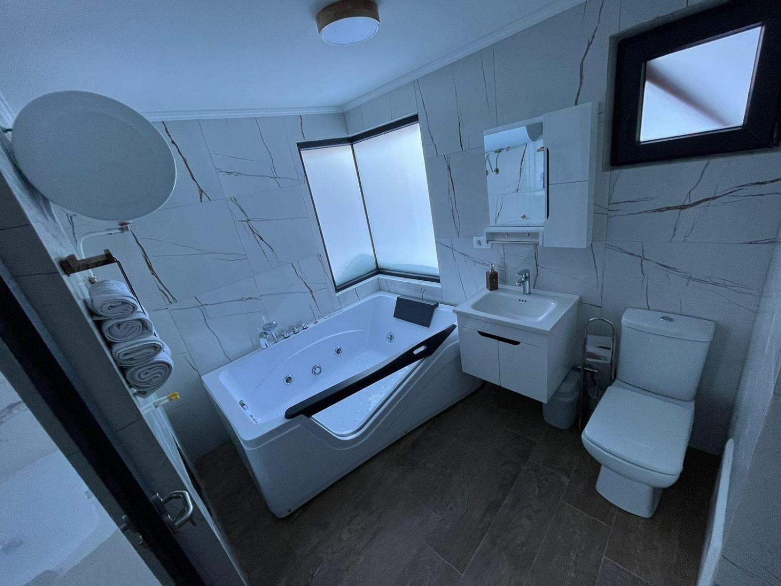 Bujtinat Lisa Apartment Boge Екстериор снимка