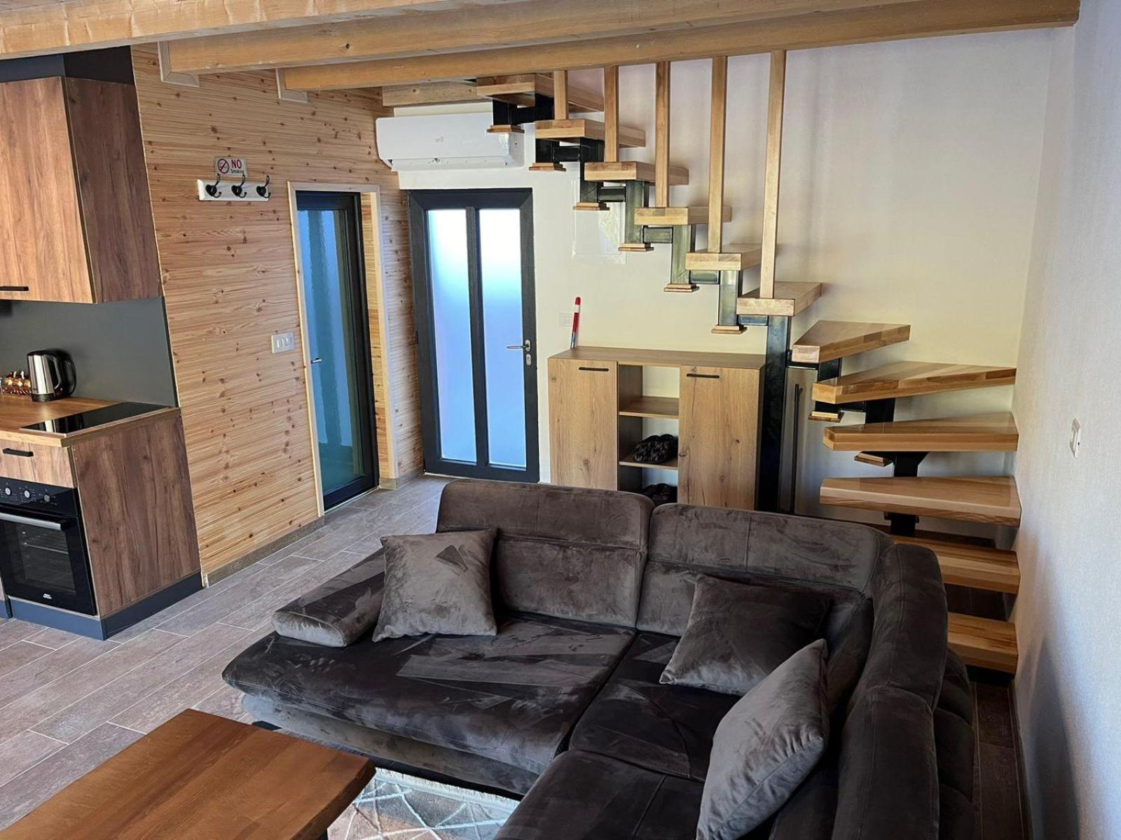 Bujtinat Lisa Apartment Boge Екстериор снимка